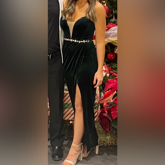 LuLu’s Green Velvet Strapless Formal Gown Dress - Picture 1 of 5